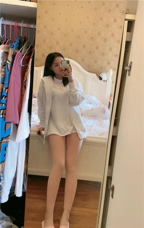 雨花台96年气质美眉，超嫩的小Sao货~~